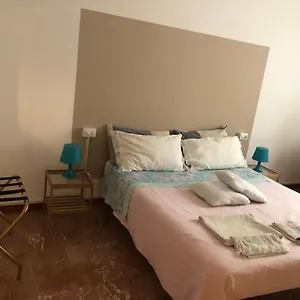 Bed & Breakfast A Due Passi Dal Lumiere, Bologna